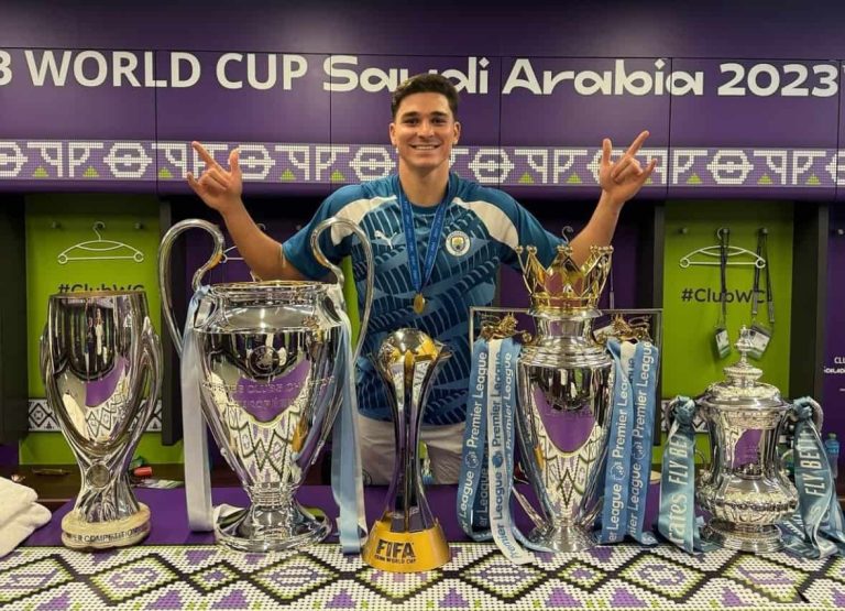 Julián Álvarez, la ‘araña’ que vive entre títulos