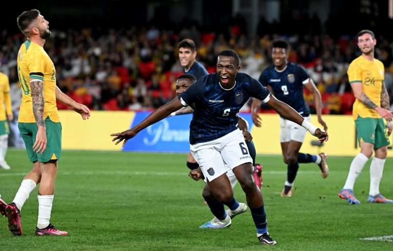 DIARIO AS: Willian Pacho, una de las alternativas que maneja el Real Madrid para suplir a Alaba