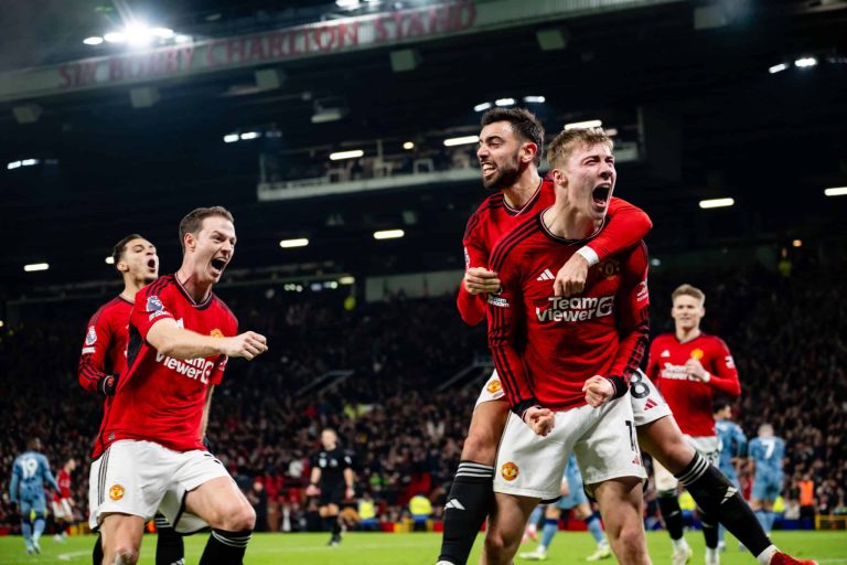 (VIDEO) Manchester United remontó y venció a Aston Villa