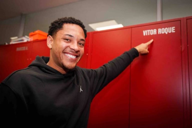 Vitor Roque ya está en Barcelona “Es un sueño hecho realidad”