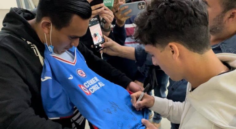 (VIDEO) Lorenzo Faravelli llegó a México para unirse a Cruz Azul