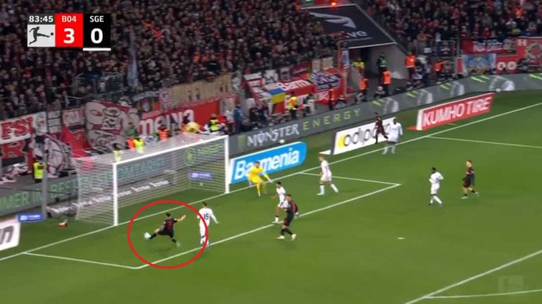 (VIDEO) Piero, al borde del gol: El Bayer Leverkusen de Hincapié goleó al Frankfurt de Pacho