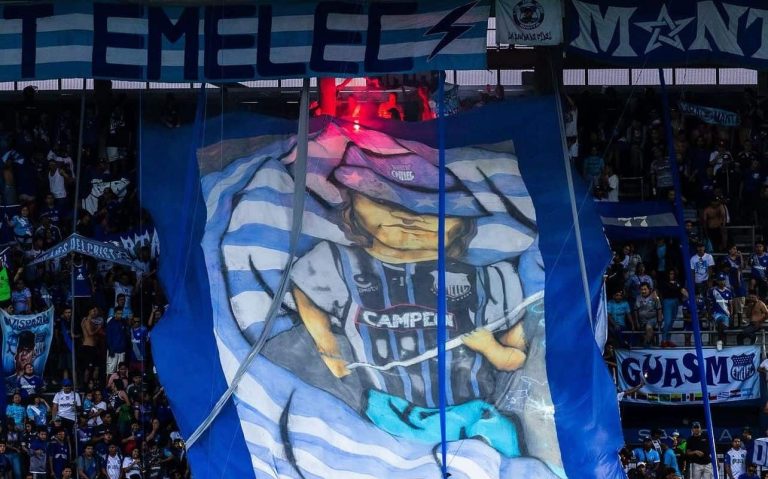 ¡MÁS DE 8000 DÓLARES! LigaPro multó a Emelec por el uso de banderas gigantes, bengalas, etc