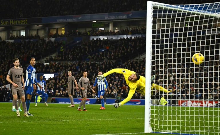 ¡La Premier League ‘enloquece’ con  Pervis!