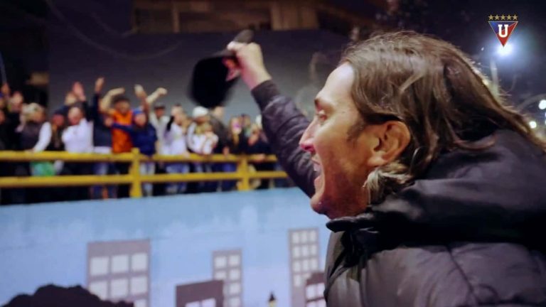 (VIDEO) LDU reveló como festejó Zubeldía en la caravana del campeonato