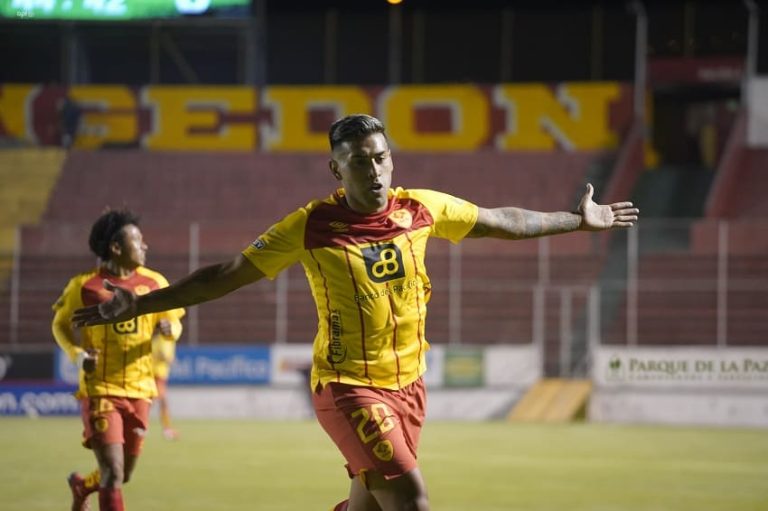 Sergio López podría regresar al Aucas