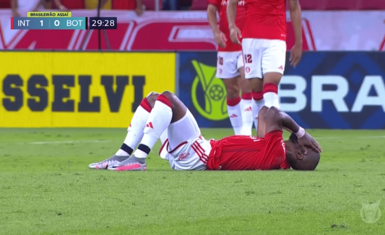 (VIDEO) NOCHE AGRIDULCE: Enner Valencia salió lesionado al minuto 32’
