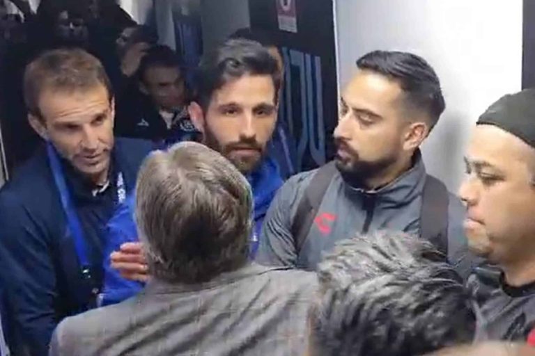 (VIDEO) Miguel Herrera e Iván Alonso, cerca de llegar a los golpes