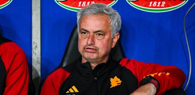 Mourinho, ofrecido al Napoli