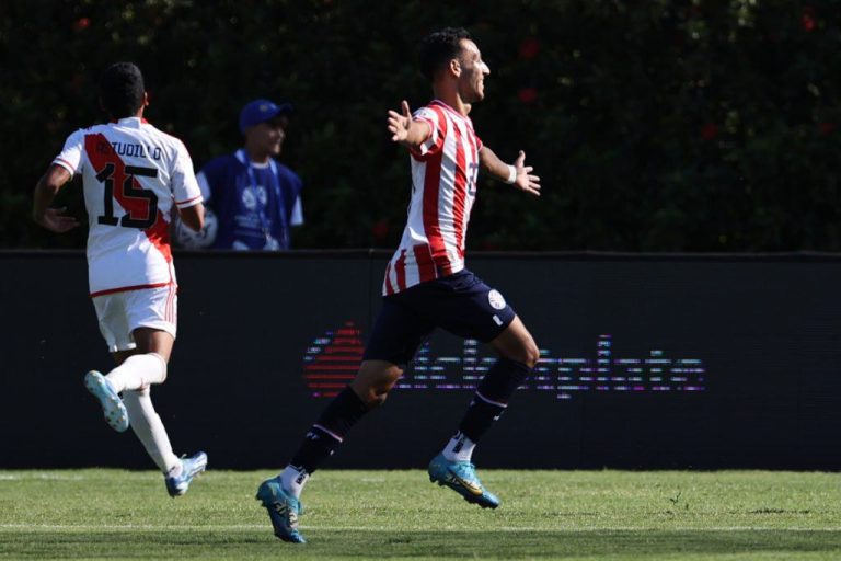 Paraguay muestra fortaleza y lidera el Grupo B