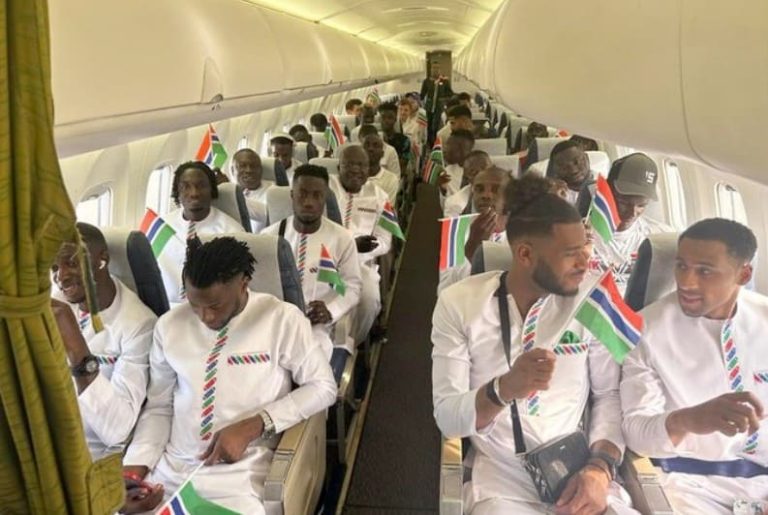 (VIDEO) ¡Terrible! Avión en donde iba la Selección de Gambia se quedó sin oxígeno