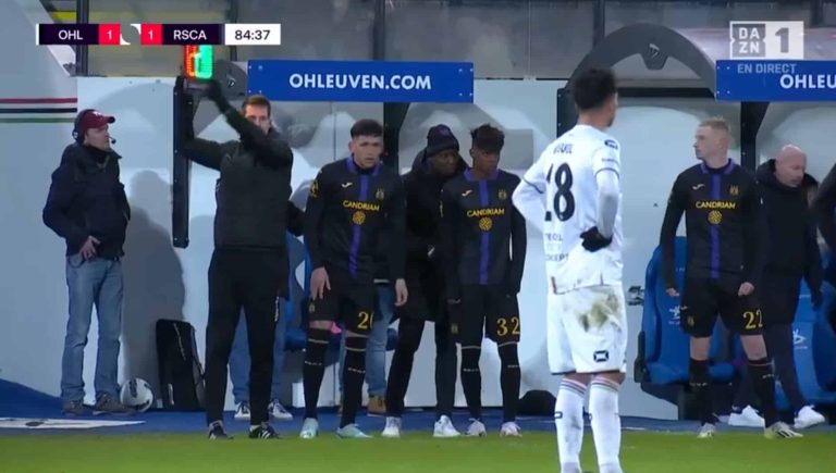 Nilson Angulo volvió a tener minutos con el primer equipo del Anderlecht