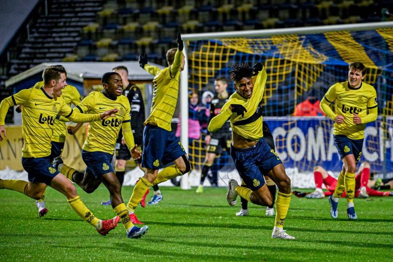 (VIDEO) DETERMINANTE: Kevin Rodríguez le dio la victoria a Union Saint Gilloise