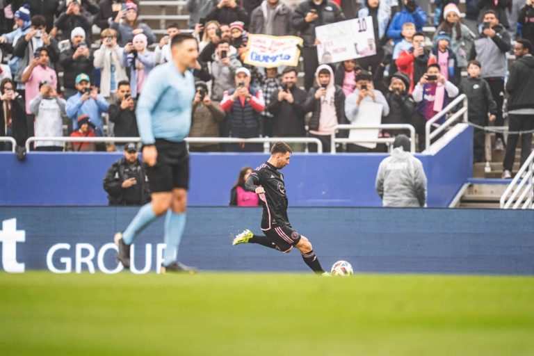 (VIDEO) El casi GOL OLÍMPICO de Leo Messi