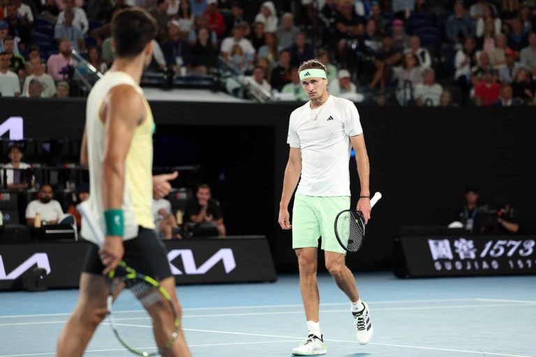 #NTF (VIDEO) EN UN PARTIDAZO: Zverev se impuso a Alcaraz y está en semis del Australian Open