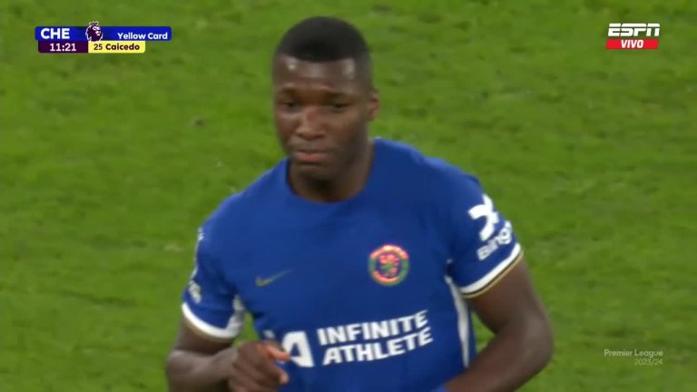 Amonestado por reclamos: La amarilla a Moi Caicedo Vs. Liverpool