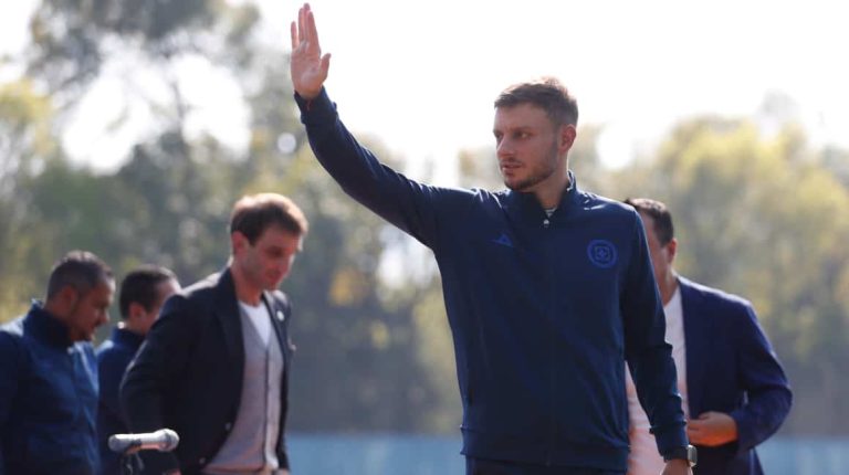 (VIDEO) Anselmi: “No he recibido ningún llamado de la FEF, tengo el foco en Cruz Azul”