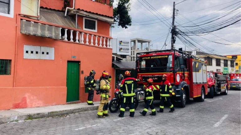 #StudioNews | (VIDEO) Un incendio se produjo al interior de la cárcel de El Inca, en Quito