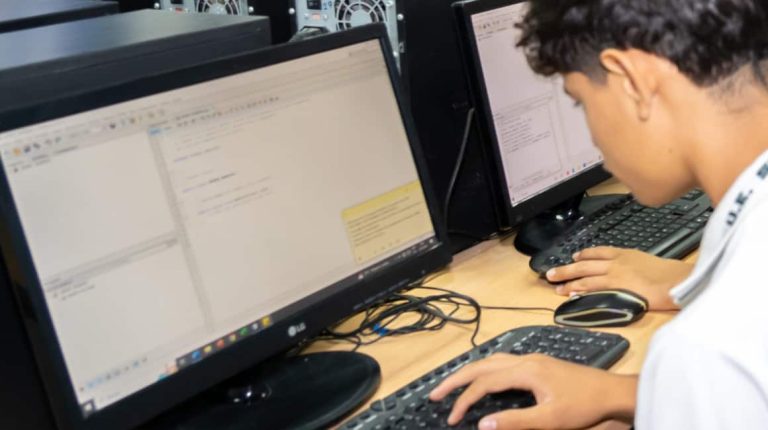 #StudioNews | En Quito y Pedernales; Guayas, Los Ríos y Esmeraldas se mantendrán las clases virtuales