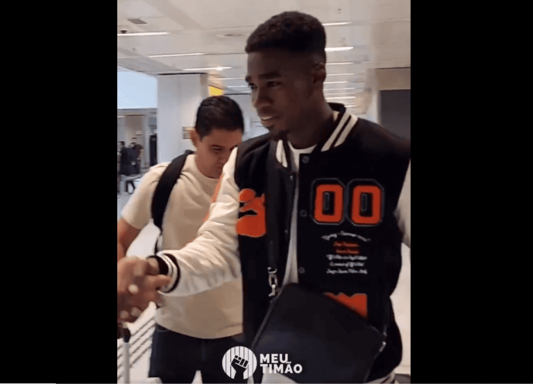 (VIDEO) Félix Torres arribó a Brasil para firmar por el Corinthians