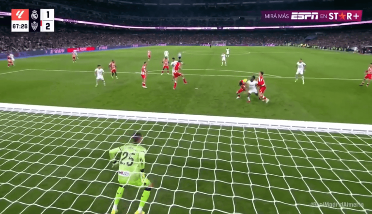(VIDEO) ¿Mano u hombro? El polémico gol de Vinicius vs. Almería
