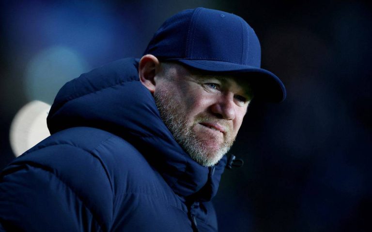OFICIAL: Rooney, despedido de su equipo