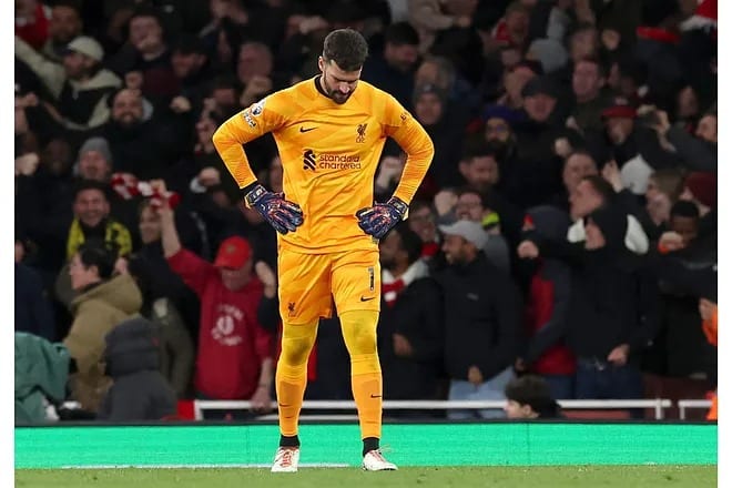 Un problema más para el Liverpool: Alisson ha sufrido una lesión