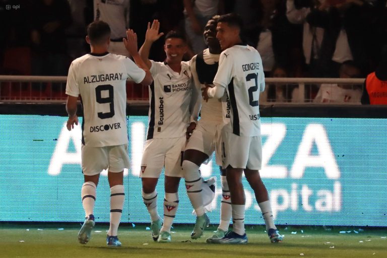 (VIDEO) A PENSAR EN LA RECOPA: LDU derrotó a U. Católica en la ‘Noche Blanca’