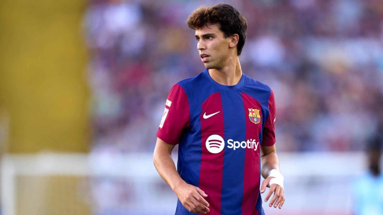Joao Félix muestra cómo ve el partido en casa y las redes se fijan en un lujoso detalle