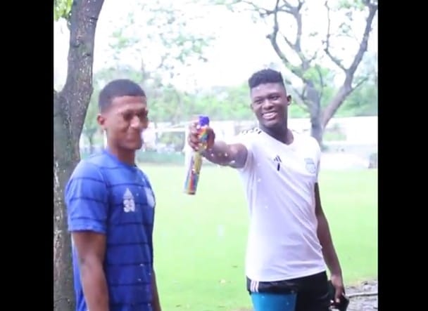 (VIDEO) Napa en ‘modo Carnaval’ en la concentración del Emelec