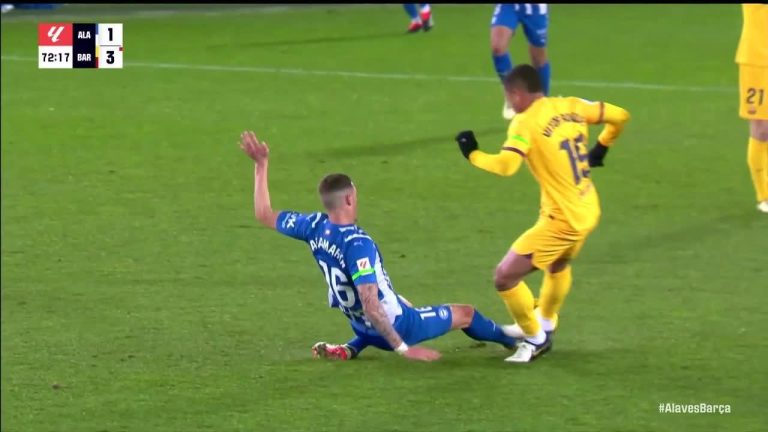 (VIDEO) ¡Polémica expulsión de Vitor Roque en el Alavés vs Barça!