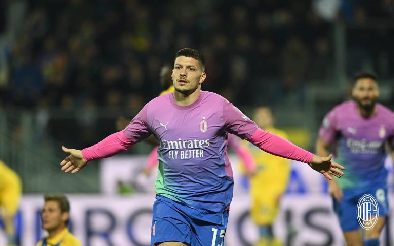 (VIDEO) Remontada del AC Milan ante el Frosinone en el Calcio