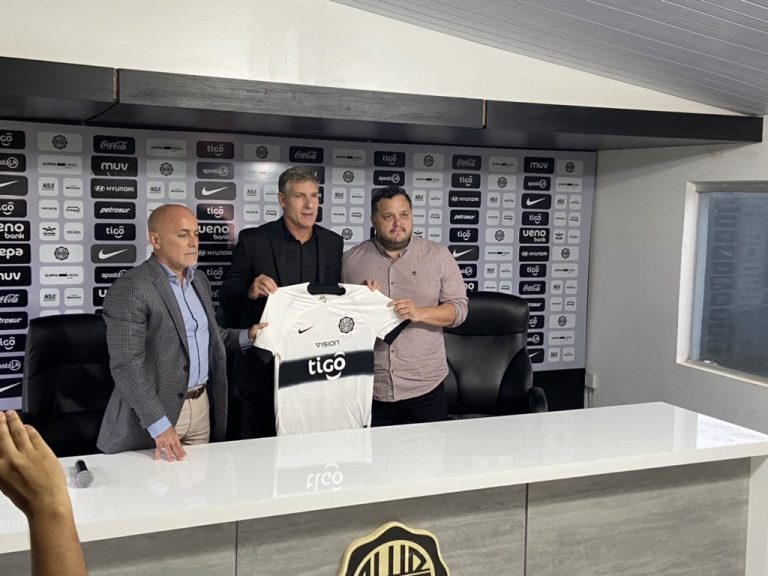 (VIDEO) OFICIAL: Martín Palermo es nuevo DT de Olimpia de Paraguay