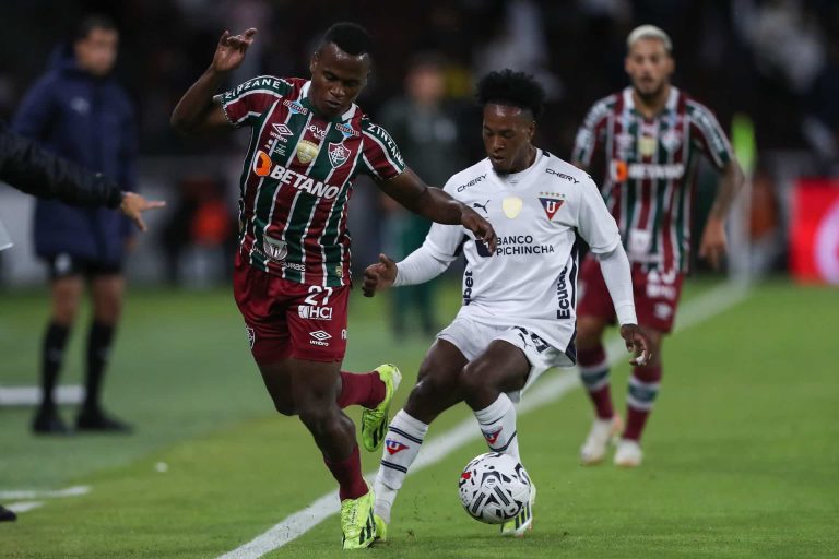 (VIDEO) EL ‘ALBO’ TOMA VENTAJA: LDU derrotó a Fluminense en el Rodrigo Paz