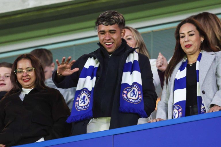 Kendry Páez ya está en Londres y estará presente en la final de la Carabao Cup