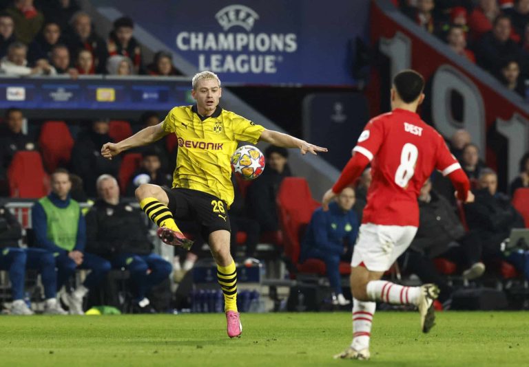 (VIDEO) UN GOL POR LADO: PSV y el Dortmund igualaron en la ida de los 8vos de final