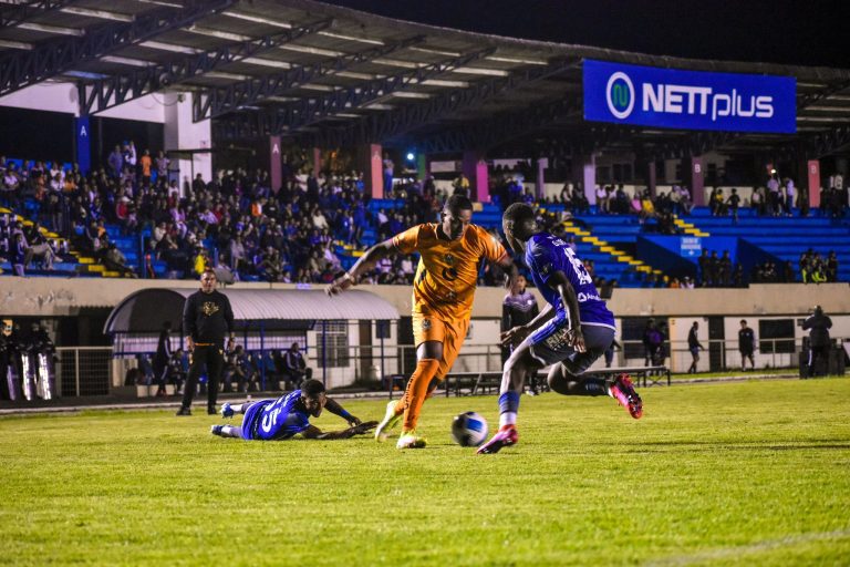 EXPLOSIÓN NARANJA: Libertad FC y Emelec igualaron sin goles