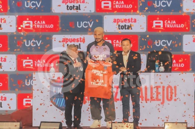 (VIDEO) COMO UN ‘ROCK STAR’: Paolo Guerrero fue presentado en el César Vallejo