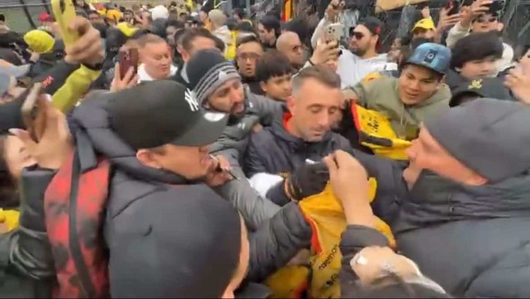 (VIDEO) LE CAYERON ENCIMA: Locura por el Kitu en USA
