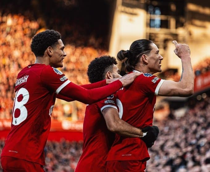 (VIDEO) RECUPERARON LA PUNTA: Liverpool venció en casa al Burnley