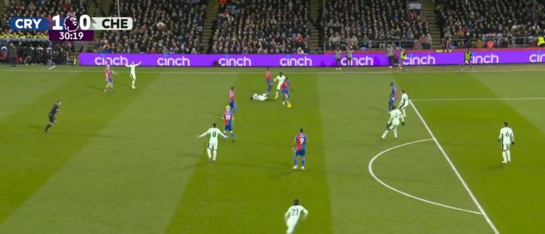 (VIDEO) Moisés no la pudo recuperar en el gol del Crystal Palace