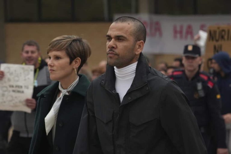 Un jugador de LaLiga habría pagado parte de la fianza de Dani Alves para salir de prisión