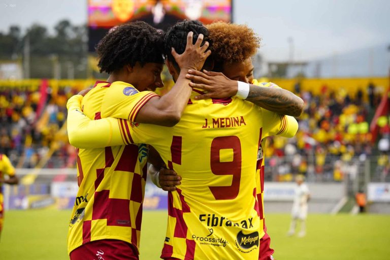 (VIDEO) BUEN ARRANQUE DE ‘PAPÁ’: Aucas se impuso a Orense como local