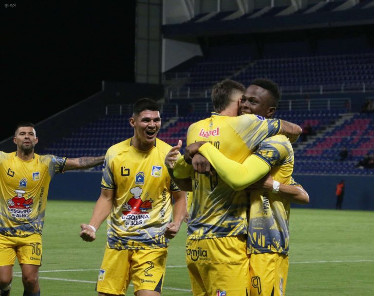 (VIDEO) PALIZA COPERA: Delfín goleó y eliminó a Deportivo Cuenca