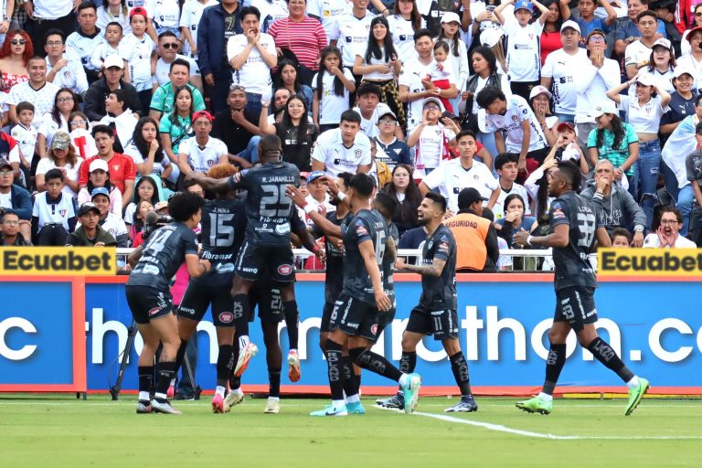 (VIDEO) EL SUPERCLÁSICO FUE DE ‘PAPÁ’: Aucas remontó ante LDU en el Rodrigo Paz