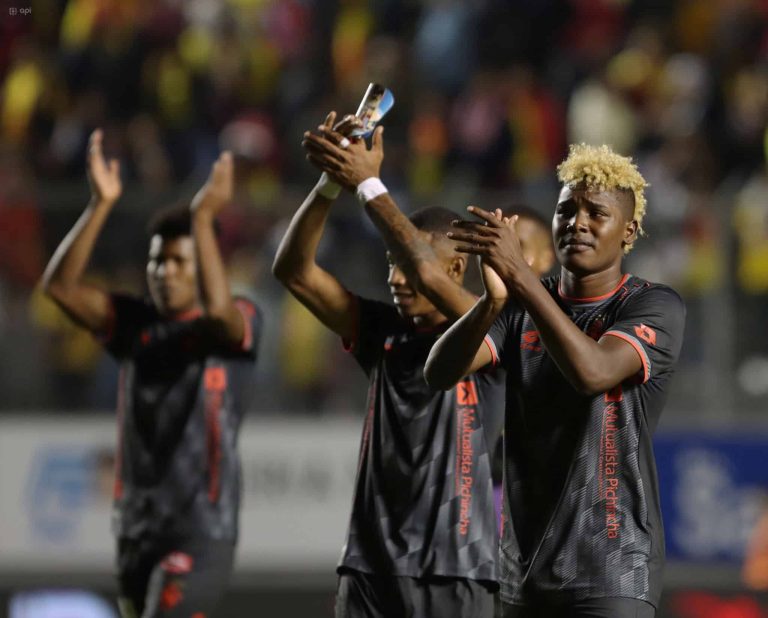 DESPERTÓ EL BI-TRI: El Nacional derrotó a SD Aucas en un partidazo