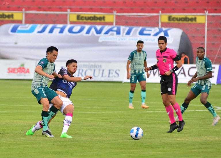 CON UN MISILAZO: T. Universitario rescató el empate ante IDV