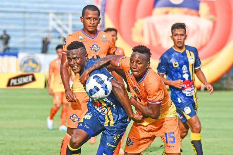 (VIDEO) SOBRE EL FINAL: Delfín rescató el empate ante Libertad