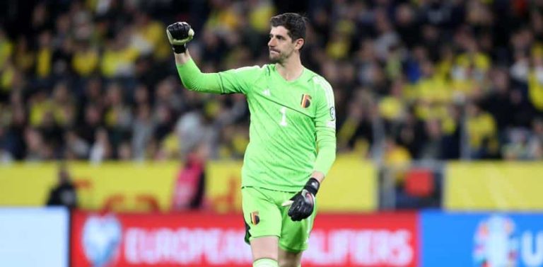 Courtois deja en evidencia al DT belga con un tuit demoledor
