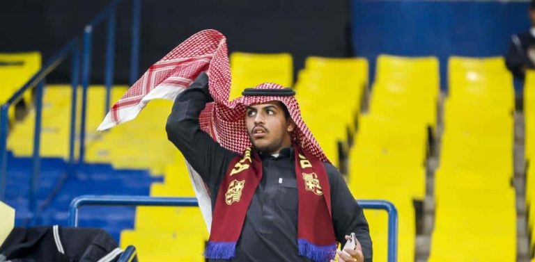 12 hinchas encarcelados por cánticos en Arabia Saudita